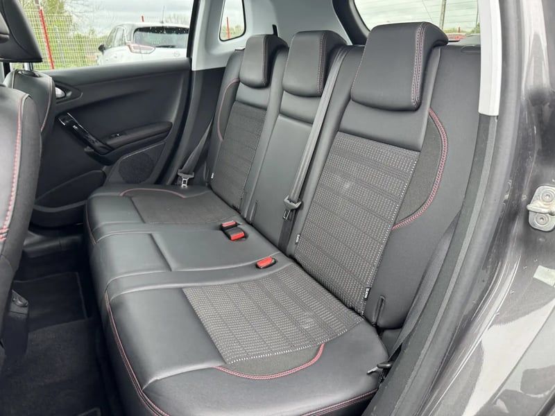 Photo de la voiture PEUGEOT 2008 PureTech 130ch S&S BVM6 GT Line