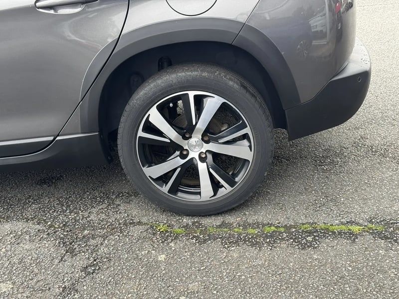 Photo de la voiture PEUGEOT 2008 PureTech 130ch S&S BVM6 GT Line