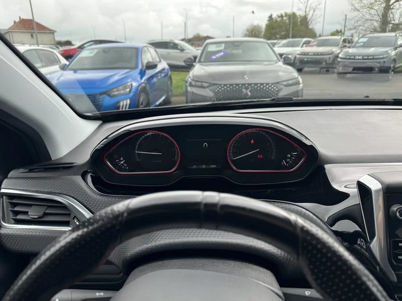 Photo de la voiture PEUGEOT 2008 PureTech 130ch S&S BVM6 GT Line