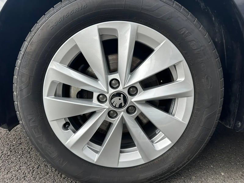 Photo de la voiture SKODA SCALA 1.0 TSI Evo 2 116 ch DSG7 Selection