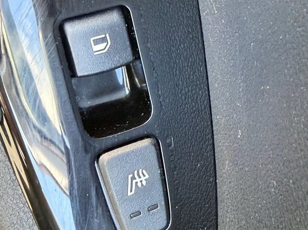 Photo de la voiture KIA SPORTAGE 1.6 T-GDi 150ch MHEV DCT7 4x2 Design