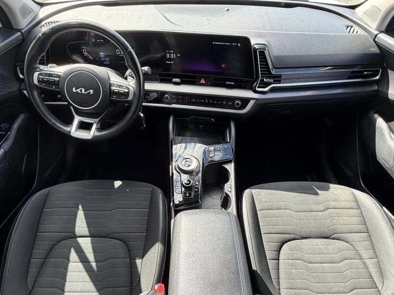 Photo de la voiture KIA SPORTAGE 1.6 T-GDi 150ch MHEV DCT7 4x2 Design