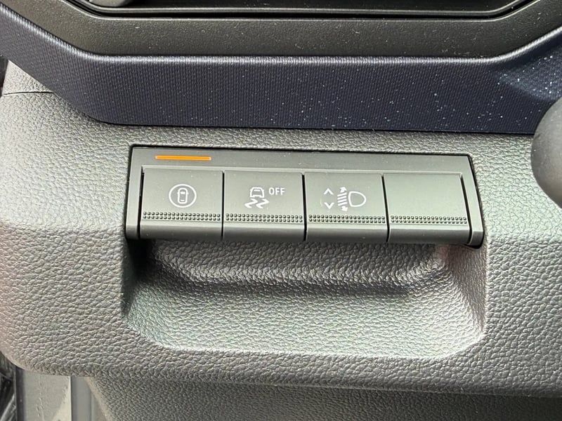 Photo de la voiture DACIA DUSTER Hybrid-G 150 4x4 Expression