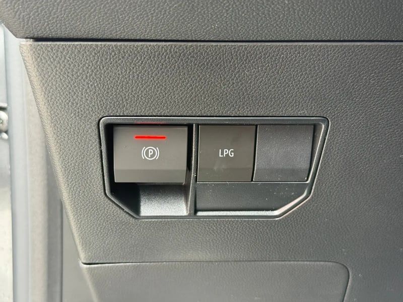 Photo de la voiture DACIA DUSTER Hybrid-G 150 4x4 Expression