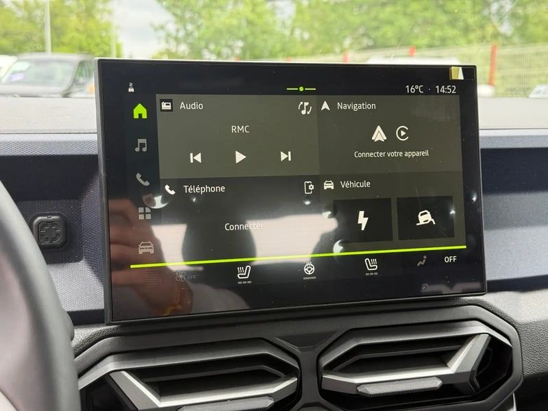 Photo de la voiture DACIA DUSTER Hybrid-G 150 4x4 Expression