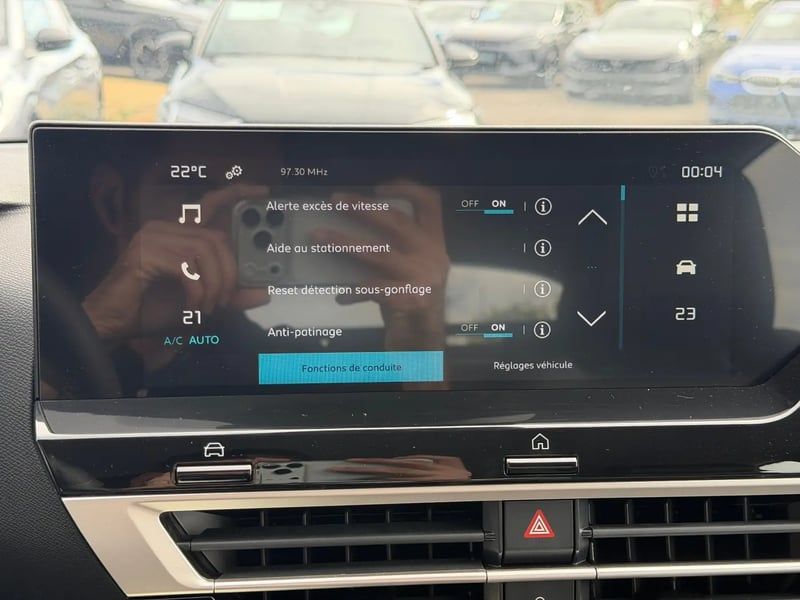 Photo de la voiture CITROEN E-C4 136 ch autonomie standard  Automatique Plus