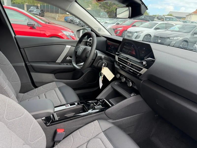 Photo de la voiture CITROEN E-C4 136 ch autonomie standard  Automatique Plus