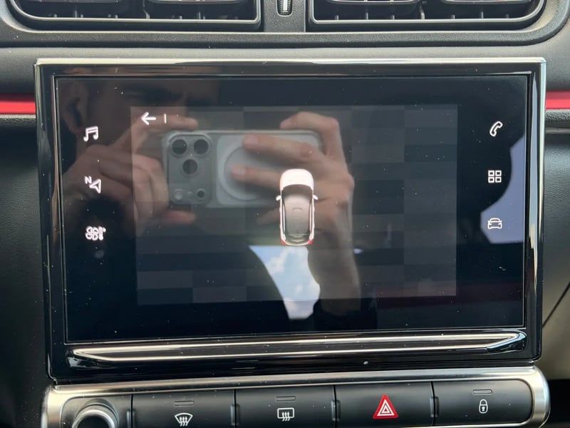 Photo de la voiture CITROEN C3 BlueHDi 100 S&S BVM6 C-Series