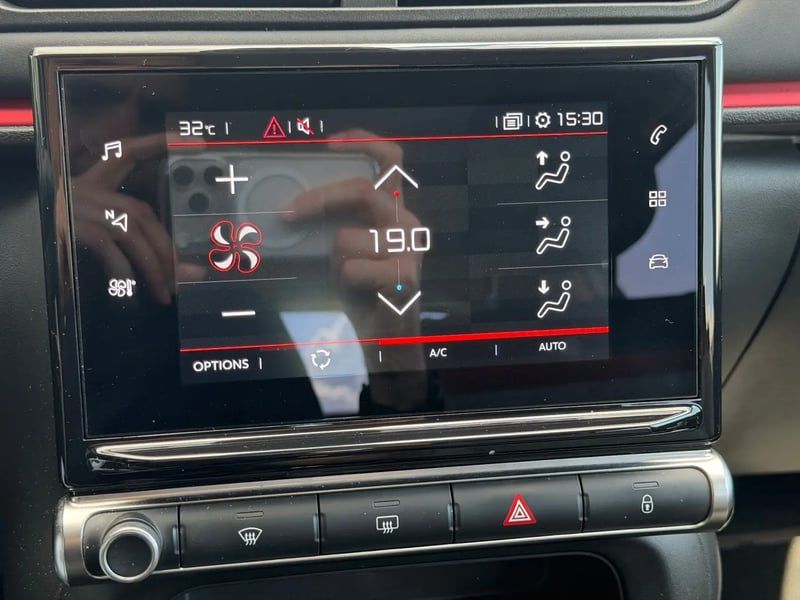 Photo de la voiture CITROEN C3 BlueHDi 100 S&S BVM6 C-Series