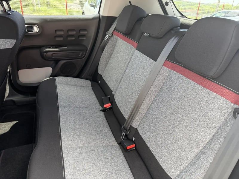 Photo de la voiture CITROEN C3 BlueHDi 100 S&S BVM6 C-Series