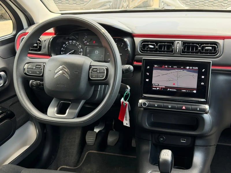 Photo de la voiture CITROEN C3 BlueHDi 100 S&S BVM6 C-Series