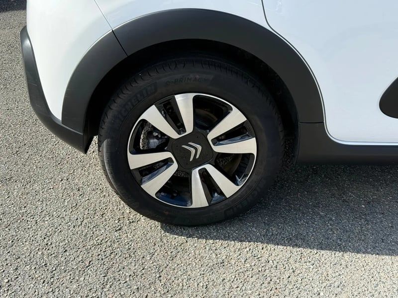 Photo de la voiture CITROEN C3 PureTech 110 S&S EAT6 Shine