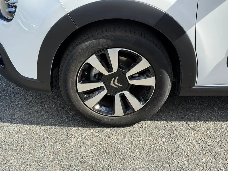 Photo de la voiture CITROEN C3 PureTech 110 S&S EAT6 Shine