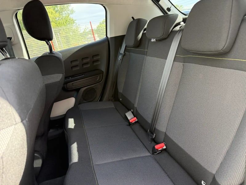 Photo de la voiture CITROEN C3 PureTech 110 S&S EAT6 Shine