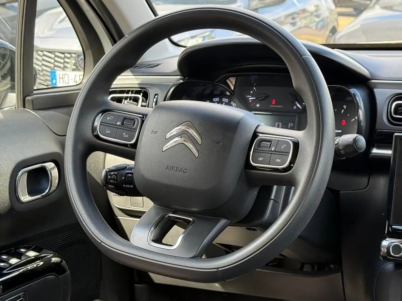 Photo de la voiture CITROEN C3 PureTech 110 S&S EAT6 Shine