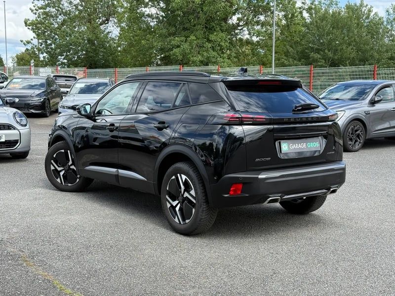 Photo de la voiture PEUGEOT 2008 Hybrid 145 e-DCS6 GT