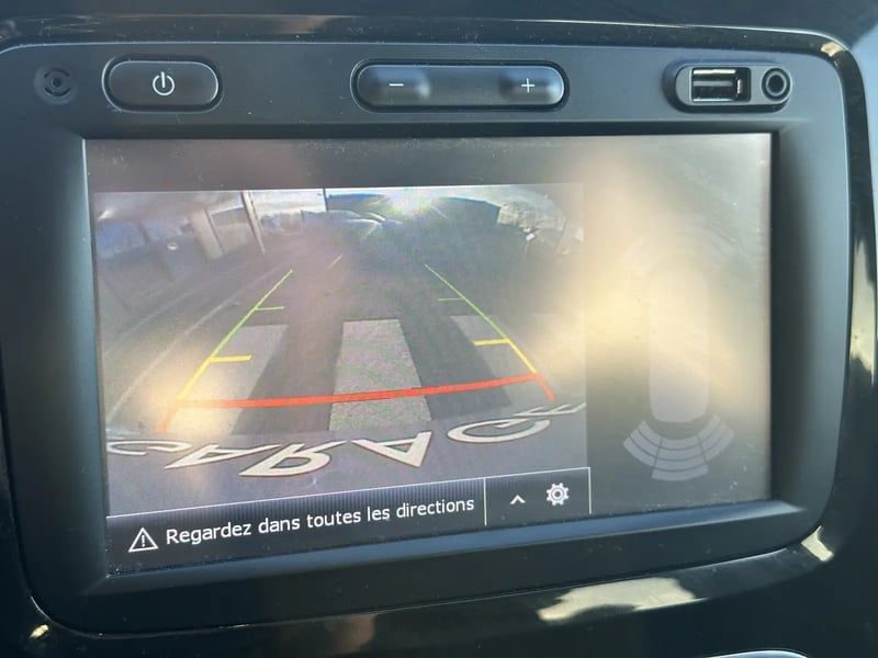 Photo de la voiture RENAULT CAPTUR TCe 120 Energy EDC Intens