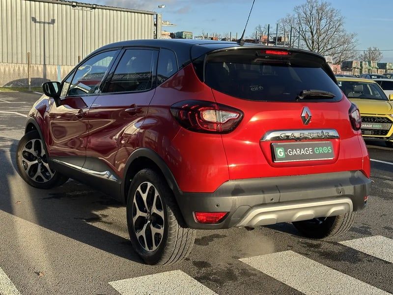 Photo de la voiture RENAULT CAPTUR TCe 120 Energy EDC Intens