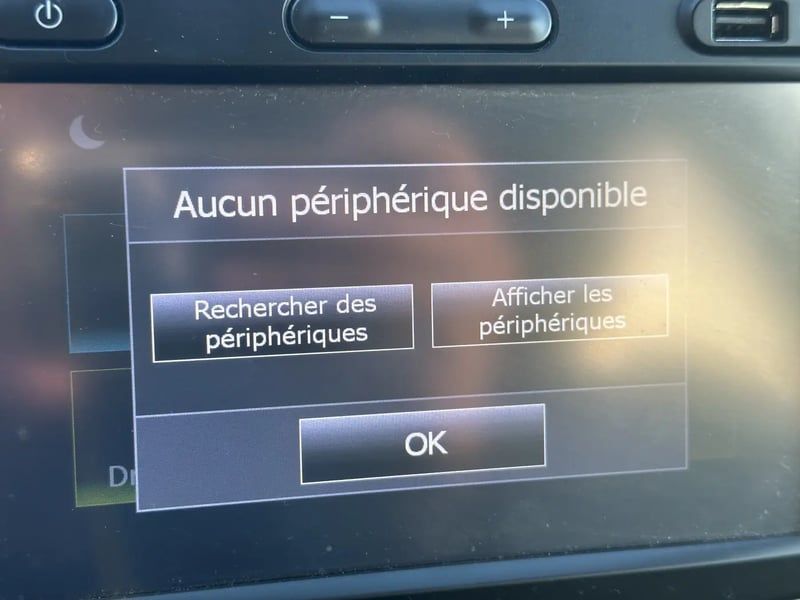 Photo de la voiture RENAULT CAPTUR TCe 120 Energy EDC Intens