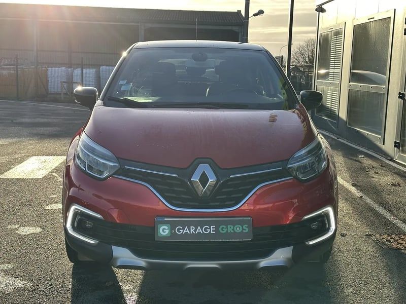 Photo de la voiture RENAULT CAPTUR TCe 120 Energy EDC Intens