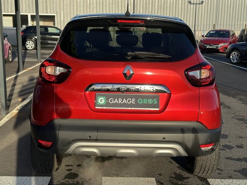 Photo de la voiture RENAULT CAPTUR TCe 120 Energy EDC Intens