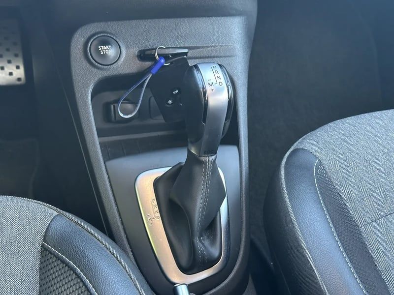 Photo de la voiture RENAULT CAPTUR TCe 120 Energy EDC Intens