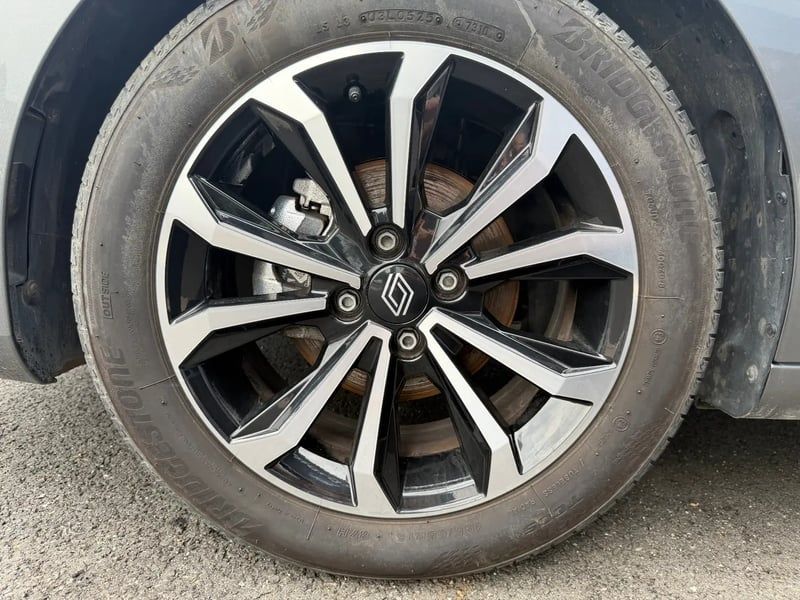 Photo de la voiture RENAULT CLIO V Eco-G 100 ch GSR2 Techno