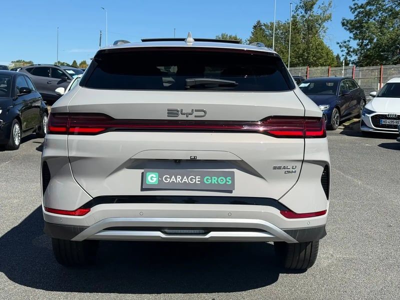 Photo de la voiture BYD SEAL U 1.5l DM-i 218 ch PHEV Boost