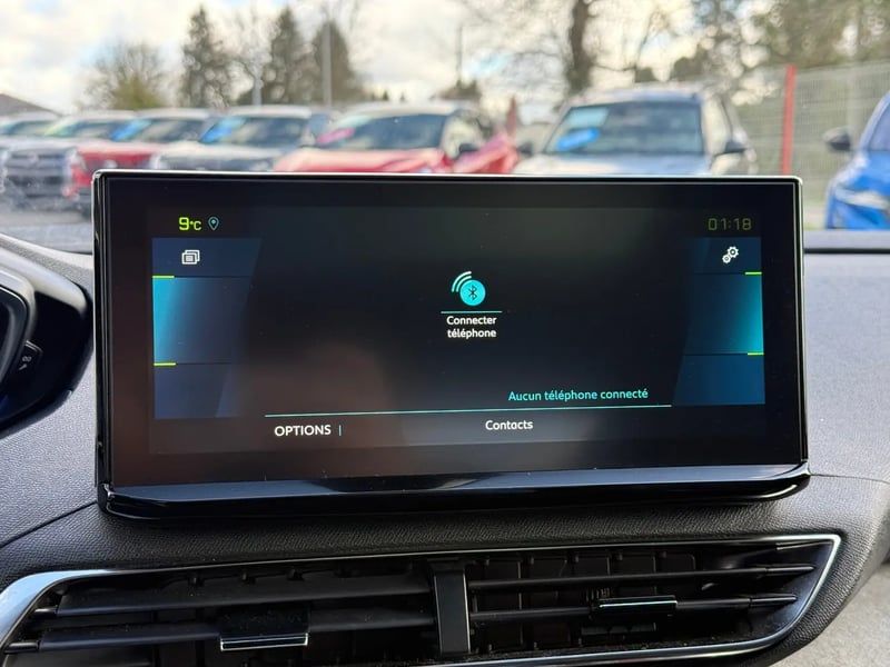 Photo de la voiture PEUGEOT 3008 Hybrid4 300 e-EAT8 GT