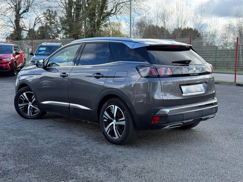 Photo de la voiture PEUGEOT 3008 Hybrid4 300 e-EAT8 GT