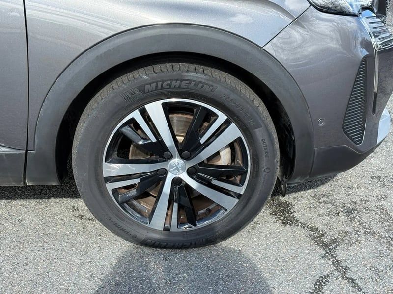 Photo de la voiture PEUGEOT 3008 Hybrid4 300 e-EAT8 GT