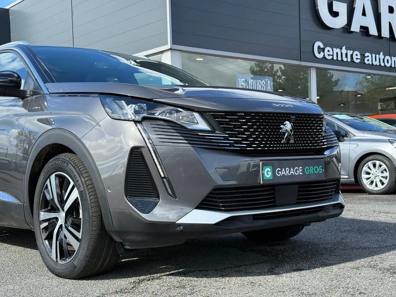 Photo de la voiture PEUGEOT 3008 Hybrid4 300 e-EAT8 GT