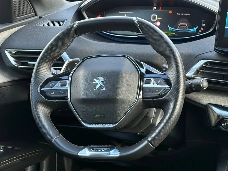 Photo de la voiture PEUGEOT 3008 Hybrid4 300 e-EAT8 GT