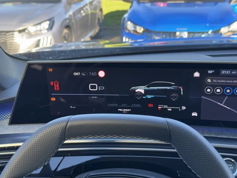 Photo de la voiture PEUGEOT 3008 Hybrid 136 e-DCS6 GT