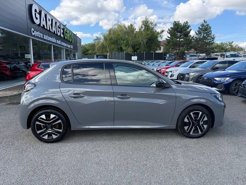 Photo de la voiture PEUGEOT 208 Hybrid 100 e-DCS6 Allure
