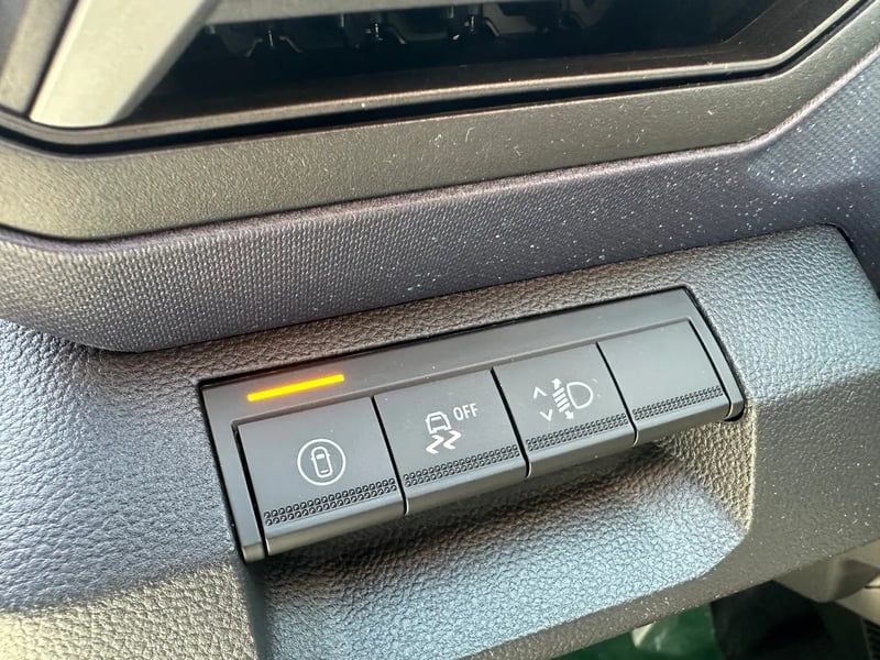 Photo de la voiture DACIA DUSTER Hybrid-G 150 4x4 Expression
