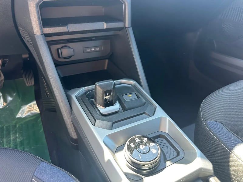 Photo de la voiture DACIA DUSTER Hybrid-G 150 4x4 Expression