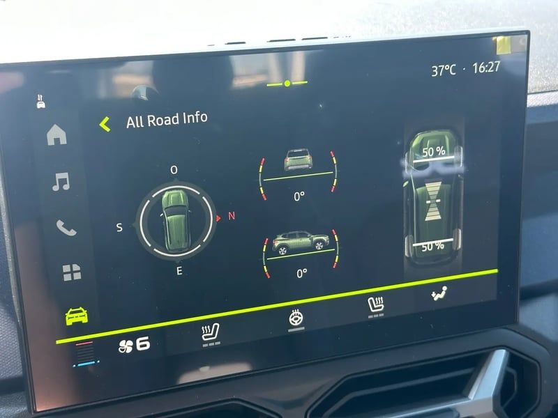 Photo de la voiture DACIA DUSTER Hybrid-G 150 4x4 Expression