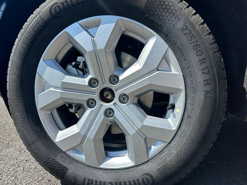 Photo de la voiture DACIA DUSTER Hybrid-G 150 4x4 Expression