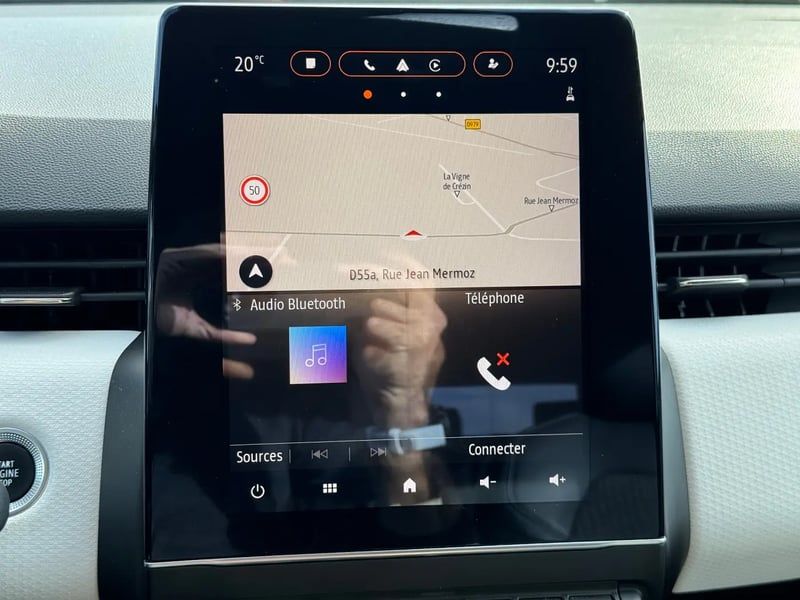 Photo de la voiture RENAULT CLIO V TCe 140 Techno