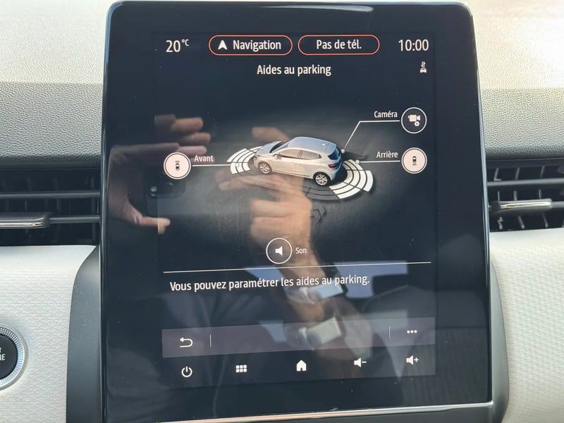 Photo de la voiture RENAULT CLIO V TCe 140 Techno