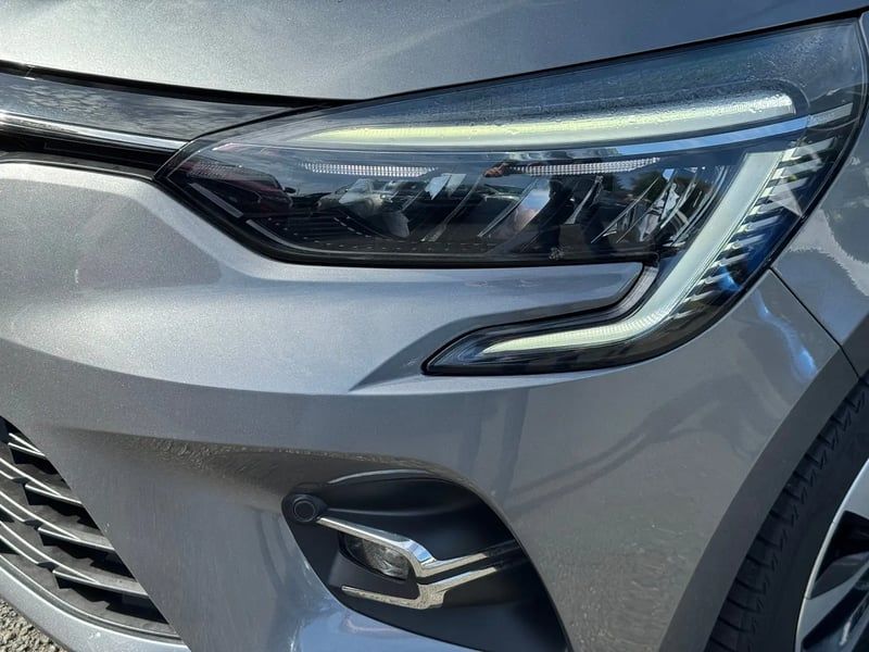 Photo de la voiture RENAULT CLIO V TCe 140 Techno