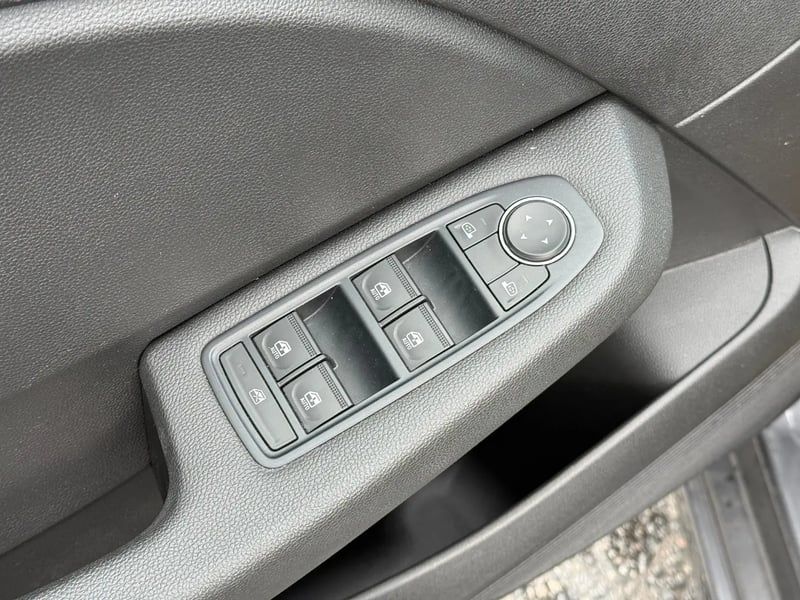 Photo de la voiture RENAULT CLIO V TCe 90 X-Tronic Evolution