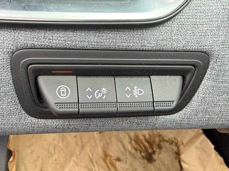 Photo de la voiture RENAULT CLIO V TCe 90 X-Tronic Evolution