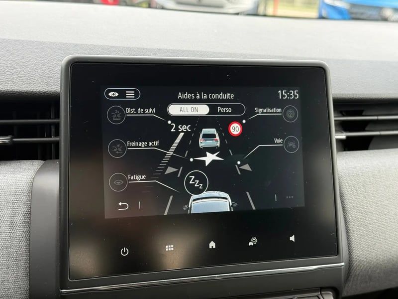 Photo de la voiture RENAULT CLIO V TCe 90 X-Tronic Evolution