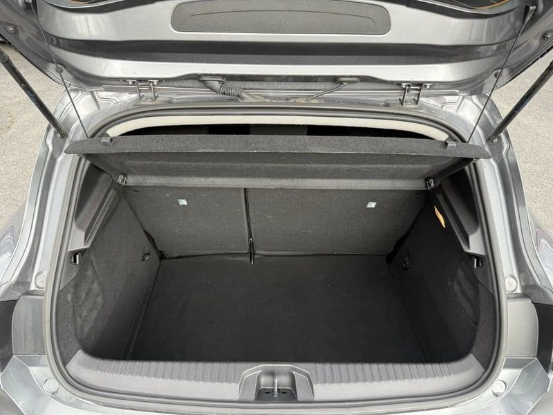 Photo de la voiture RENAULT CLIO V TCe 90 X-Tronic Evolution