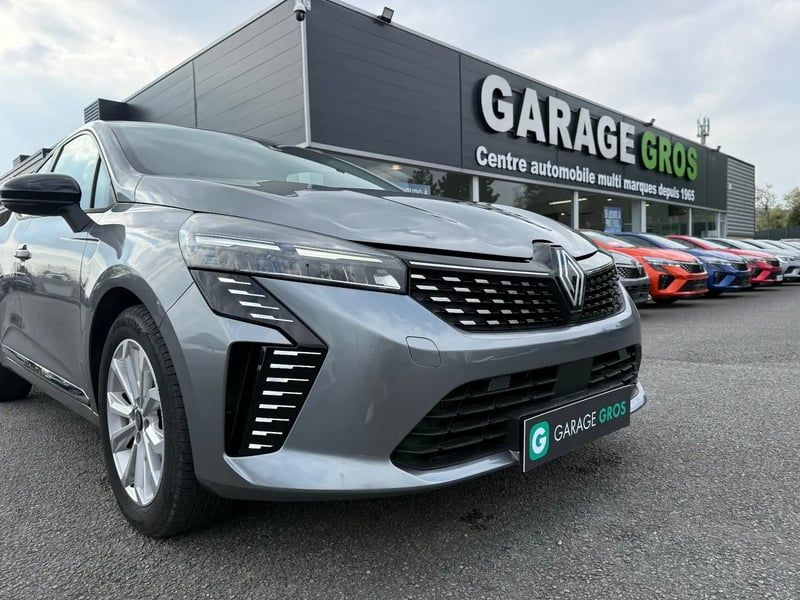 Photo de la voiture RENAULT CLIO V TCe 90 X-Tronic Evolution