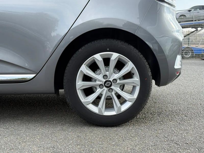 Photo de la voiture RENAULT CLIO V TCe 90 X-Tronic Evolution