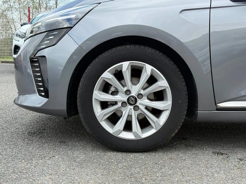 Photo de la voiture RENAULT CLIO V TCe 90 X-Tronic Evolution