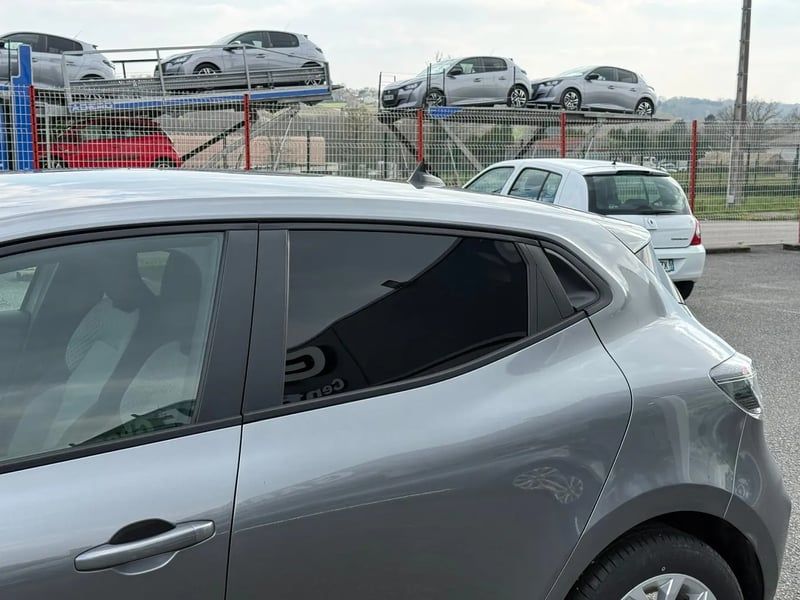 Photo de la voiture RENAULT CLIO V TCe 90 X-Tronic Evolution